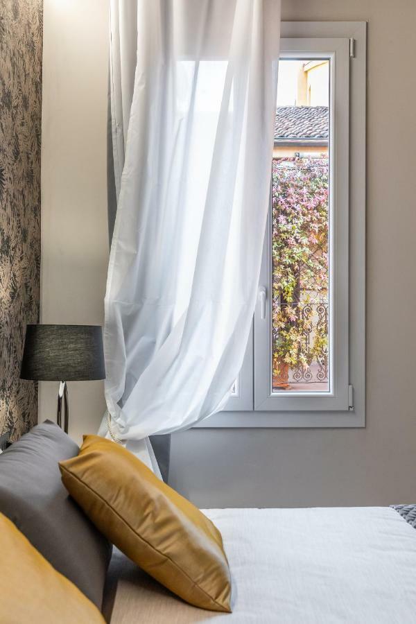 Borgonuovo Apartments โบโลญญา ภายนอก รูปภาพ